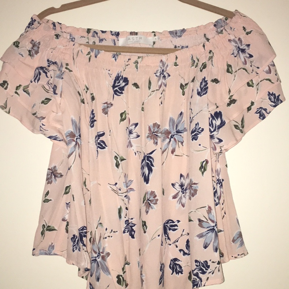 ASTR Off the Shoulder Floral Top